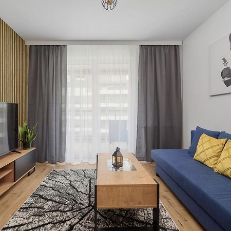 Apartment With 2 Bedrooms & Parking Wroclaw By Noclegi Renters Extérieur photo