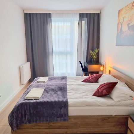 Apartment With 2 Bedrooms & Parking Wroclaw By Noclegi Renters Extérieur photo