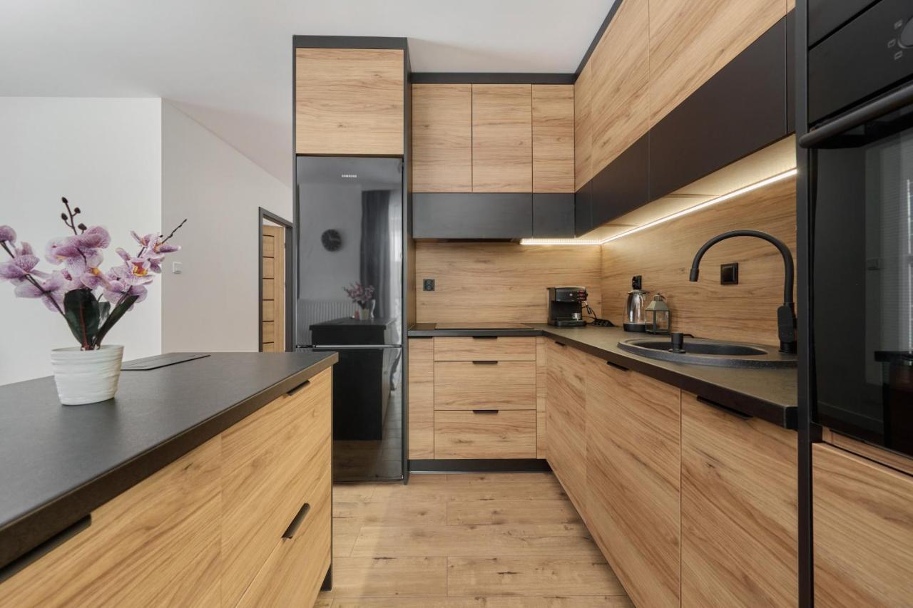 Apartment With 2 Bedrooms & Parking Wroclaw By Noclegi Renters Extérieur photo