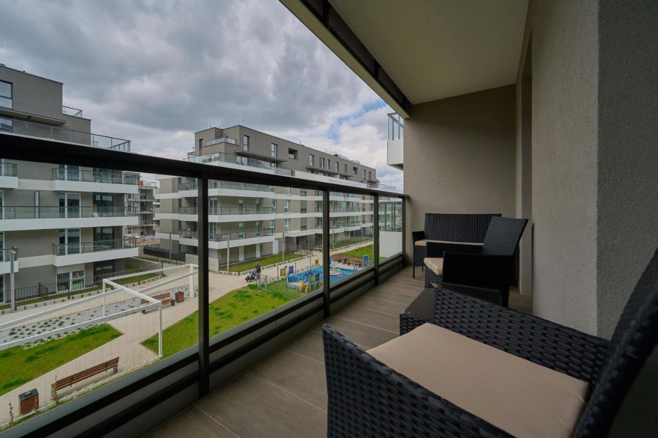Apartment With 2 Bedrooms & Parking Wroclaw By Noclegi Renters Extérieur photo