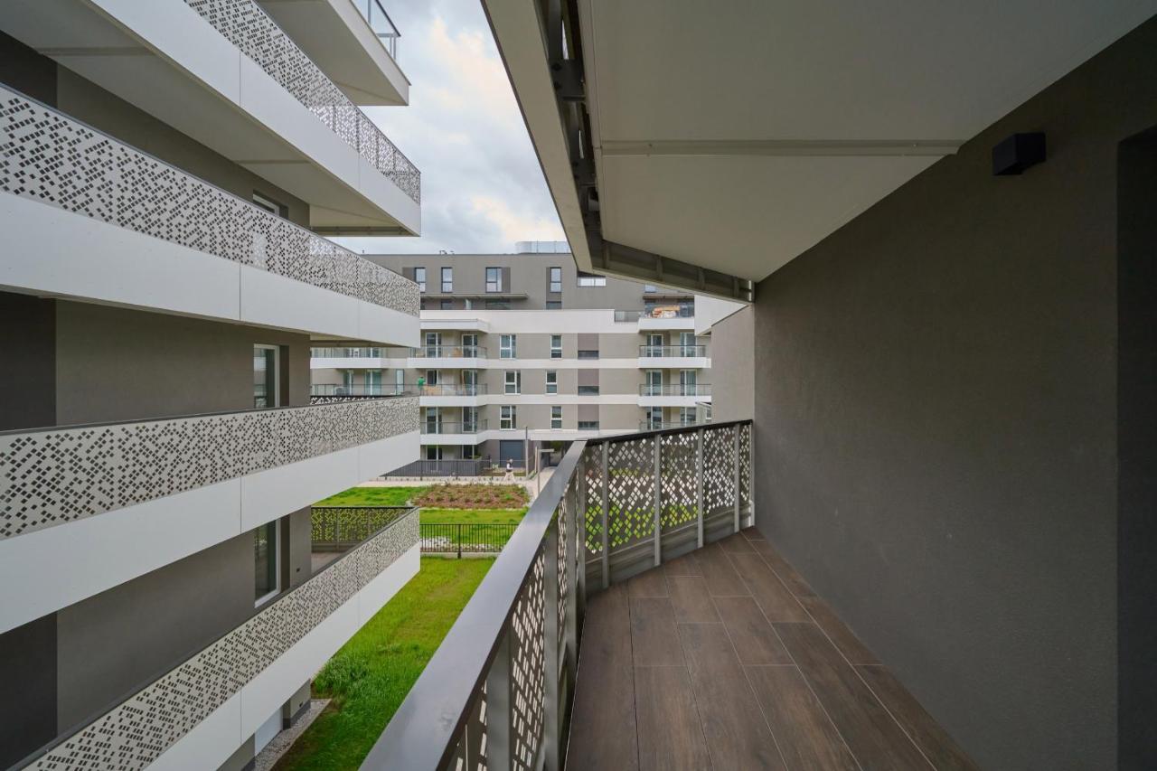 Apartment With 2 Bedrooms & Parking Wroclaw By Noclegi Renters Extérieur photo