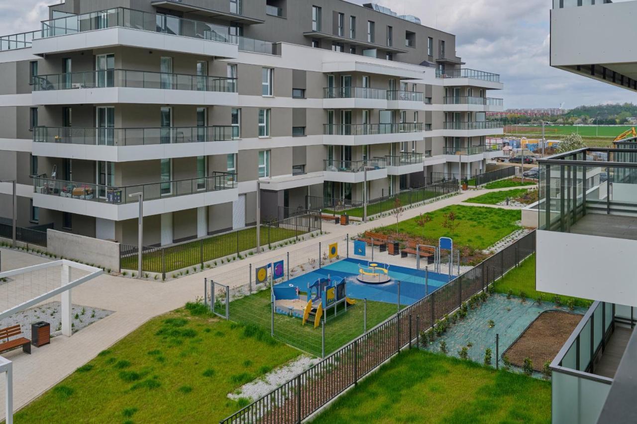 Apartment With 2 Bedrooms & Parking Wroclaw By Noclegi Renters Extérieur photo